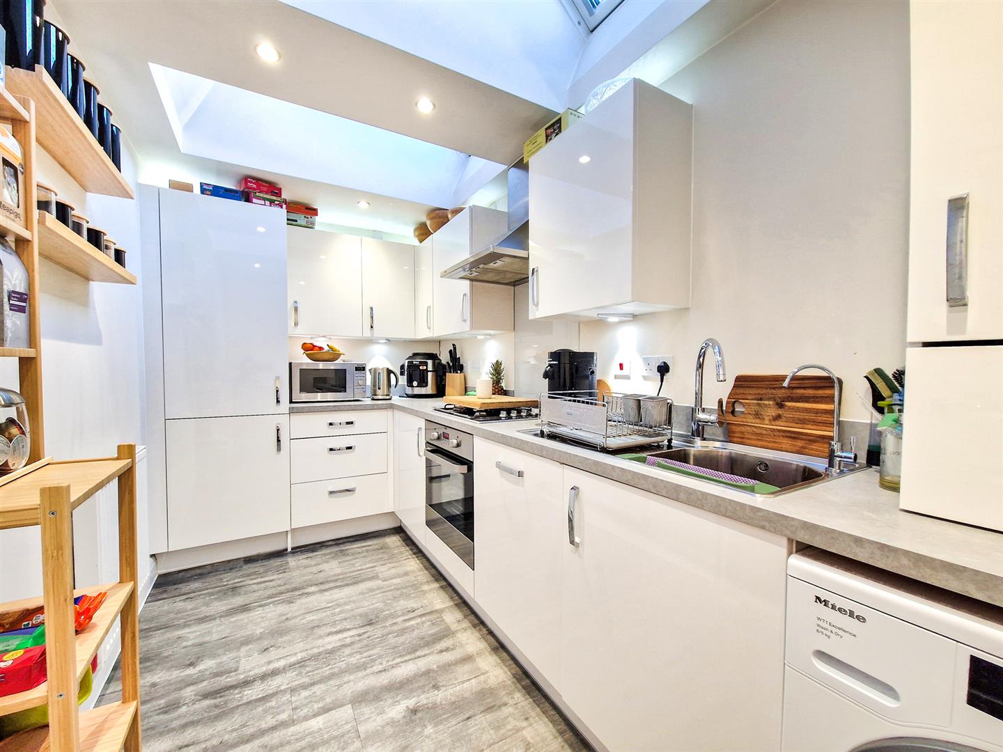 2 bed property in Archer Street, Bedford